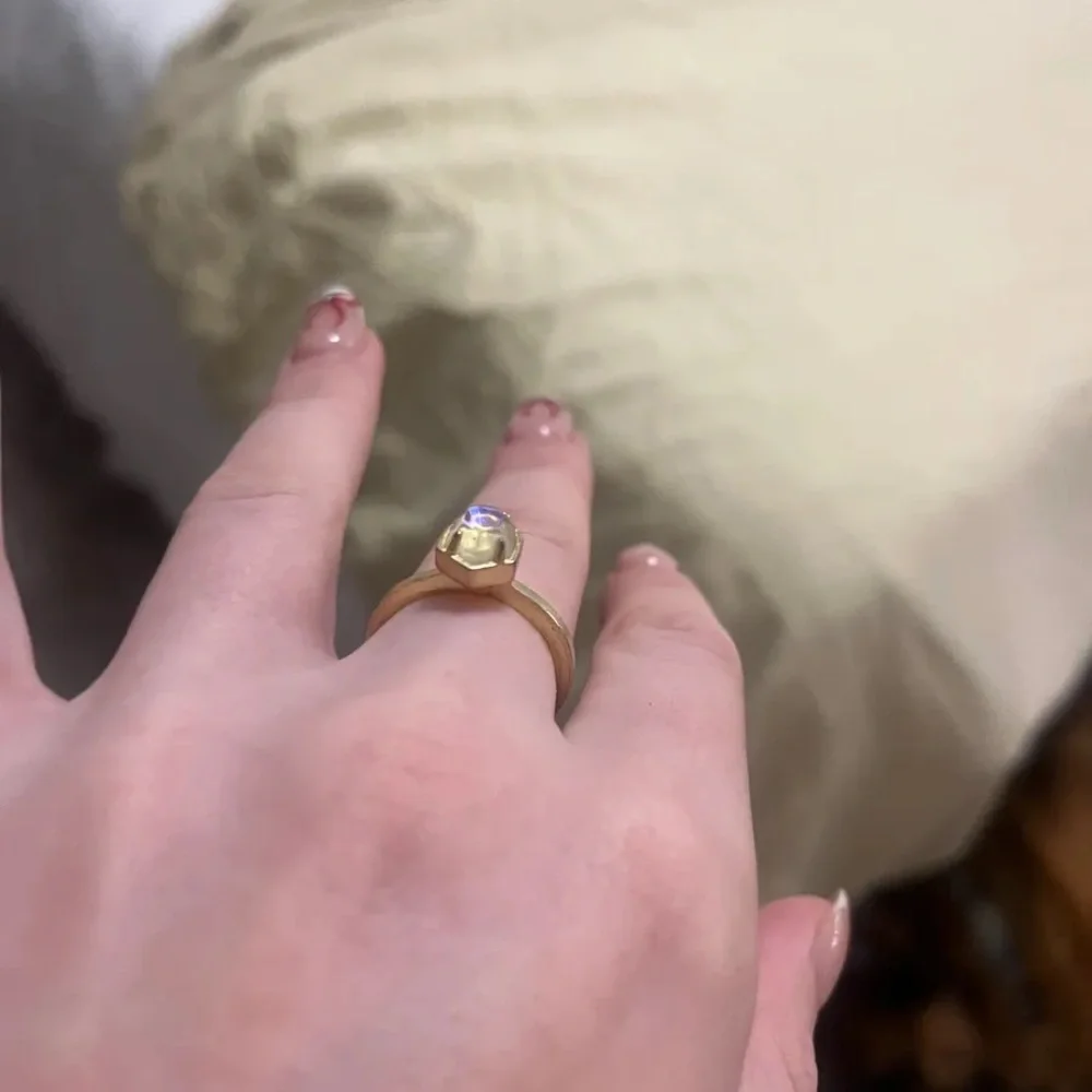 Ring - Picture 3 of 6